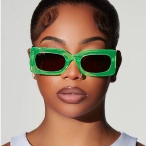 Lorvae Deetailz Green Sunglasses